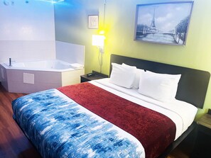 Pillow-top beds, blackout curtains, WiFi, bed sheets - Willow Lodge Willoughby – Cleveland Mentor (Willoughby)