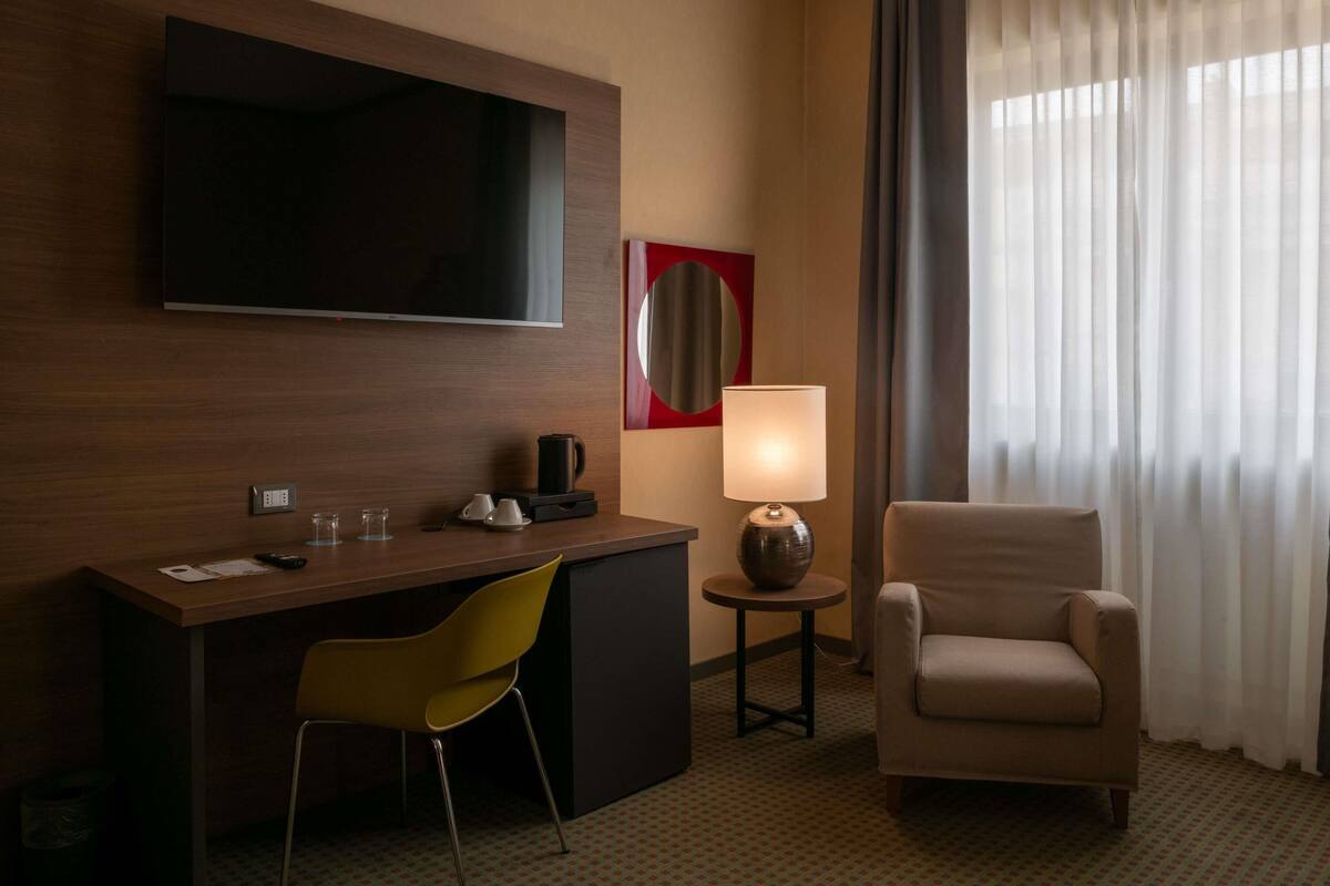 Classic Room, 2 Twin Beds | Premium bedding, down comforters, minibar, in-room safe