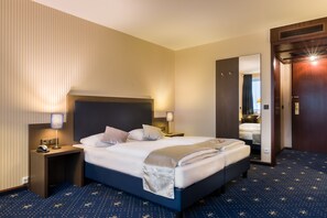 1 bedroom, hypo-allergenic bedding, in-room safe, desk