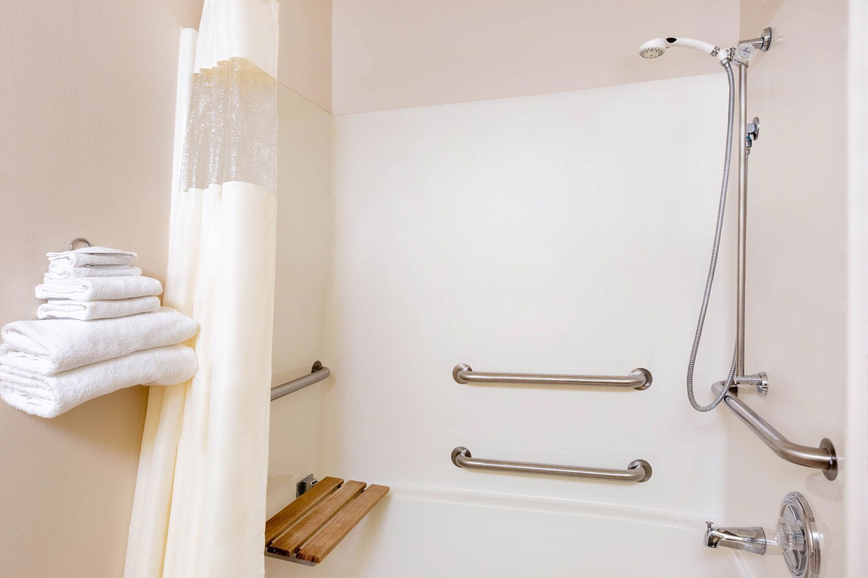 Baño | Amenidades de baño gratuitas, secadora de cabello, toallas 