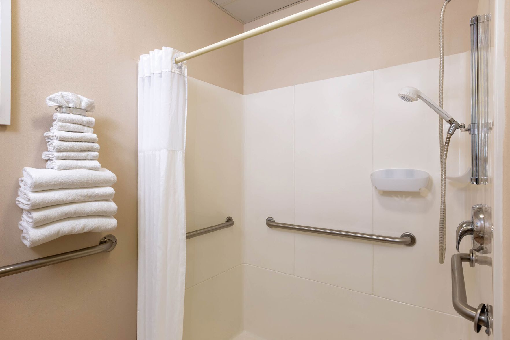 Baño | Amenidades de baño gratuitas, secadora de cabello, toallas 