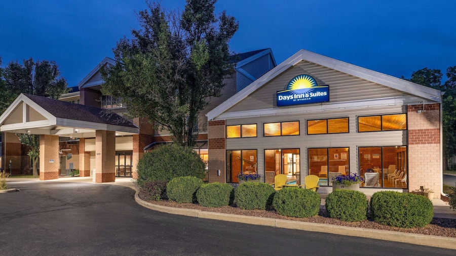 Days Inn & Suites by Wyndham Madison