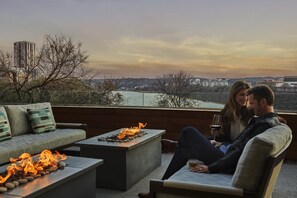 Egyptian cotton sheets, premium bedding, down duvets, pillow-top beds