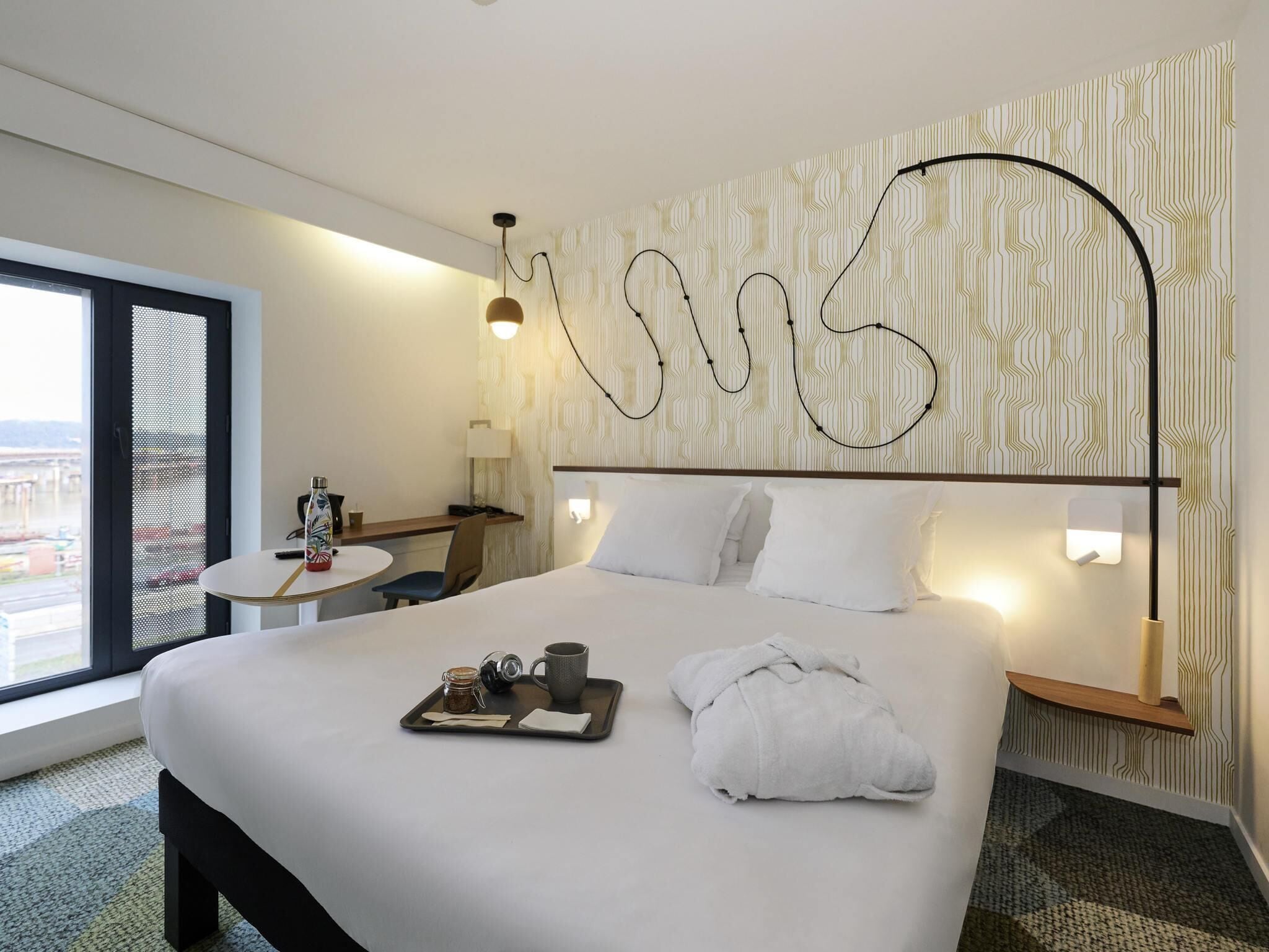 Premium Room, 1 Double Bed | Premium bedding, blackout curtains, soundproofing, iron/ironing board
