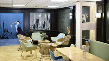 Déjeuner et dßner servis sur place, spécialités Cuisine française