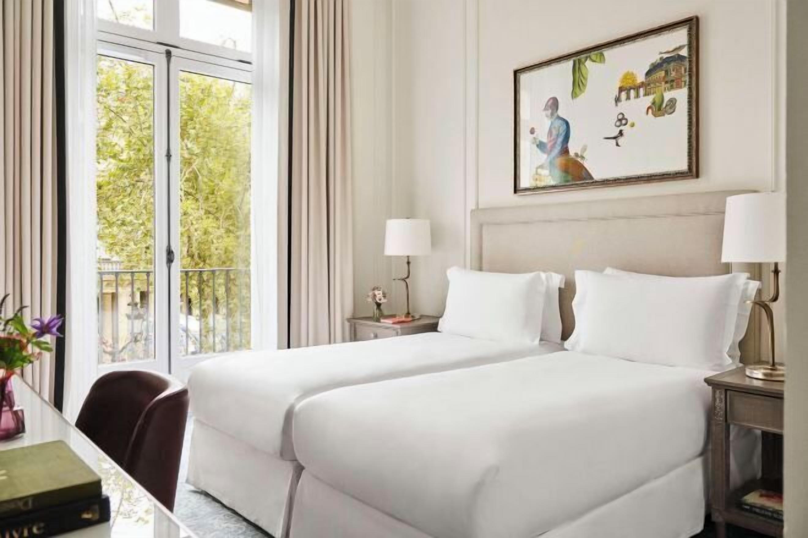 Literie de qualité supérieure, surmatelas, minibar