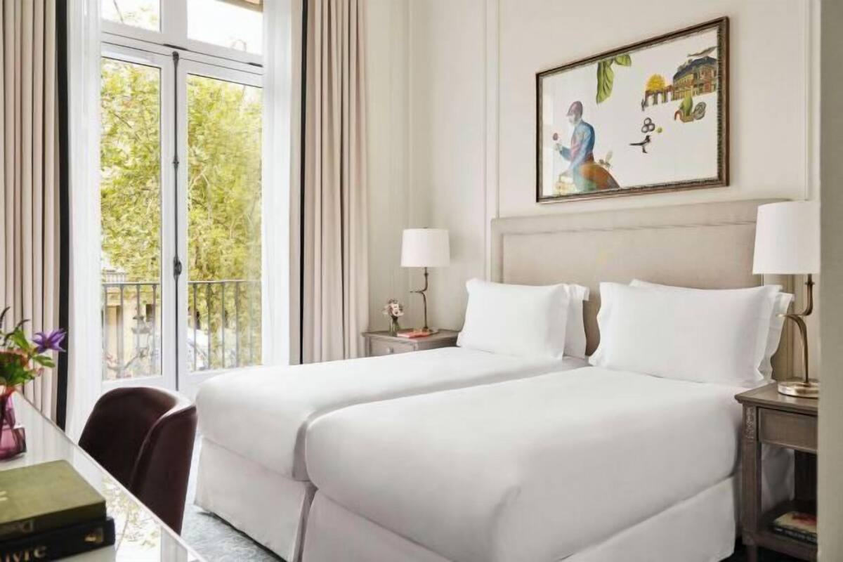 Literie de qualité supérieure, surmatelas, minibar