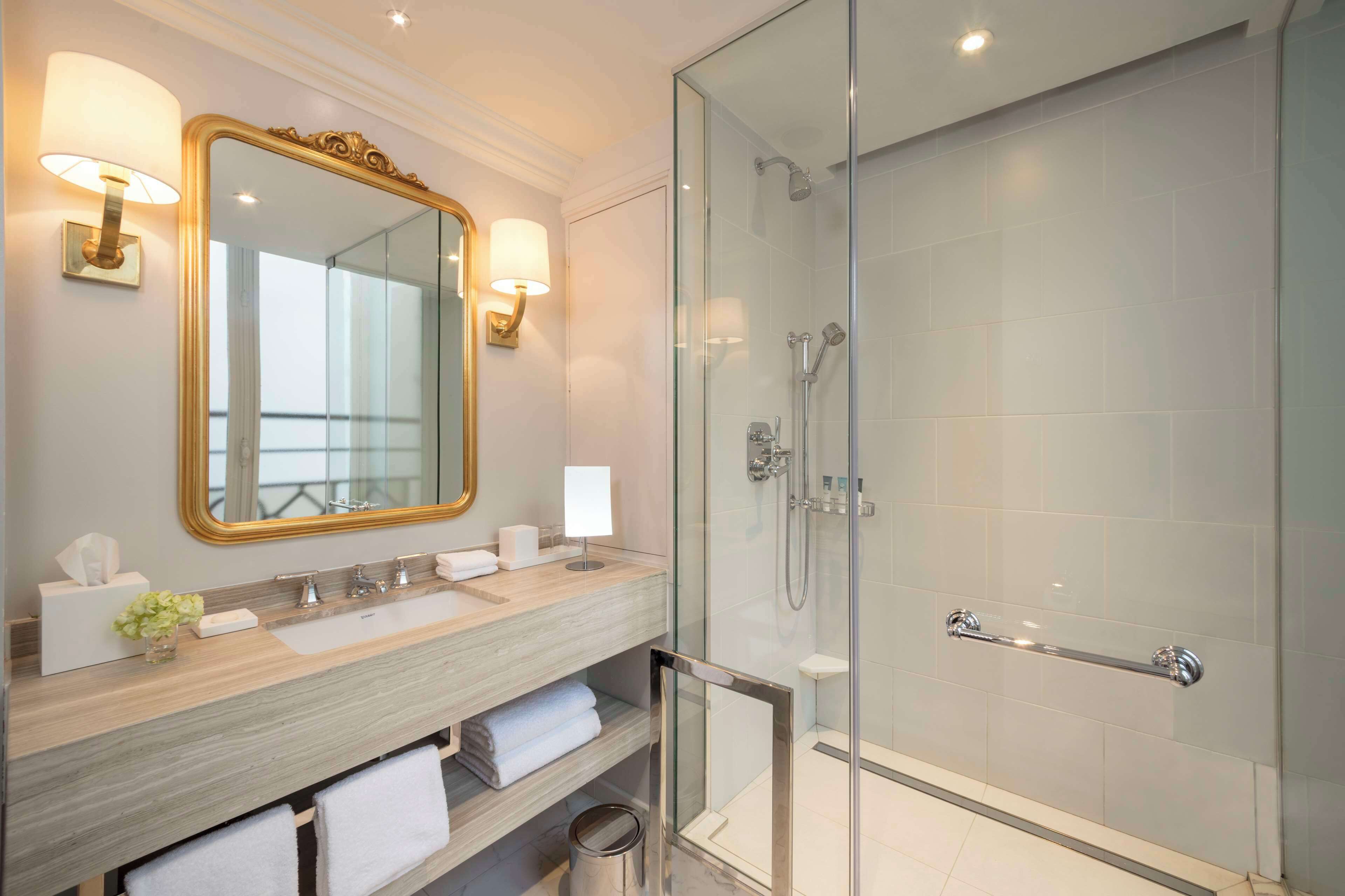 premium bedding, pillow-top beds, minibar, in-room safe