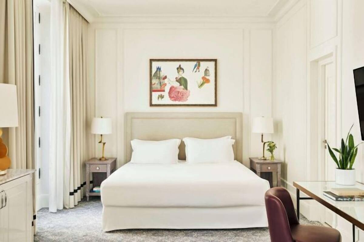 Premium bedding, pillow-top beds, minibar, in-room safe