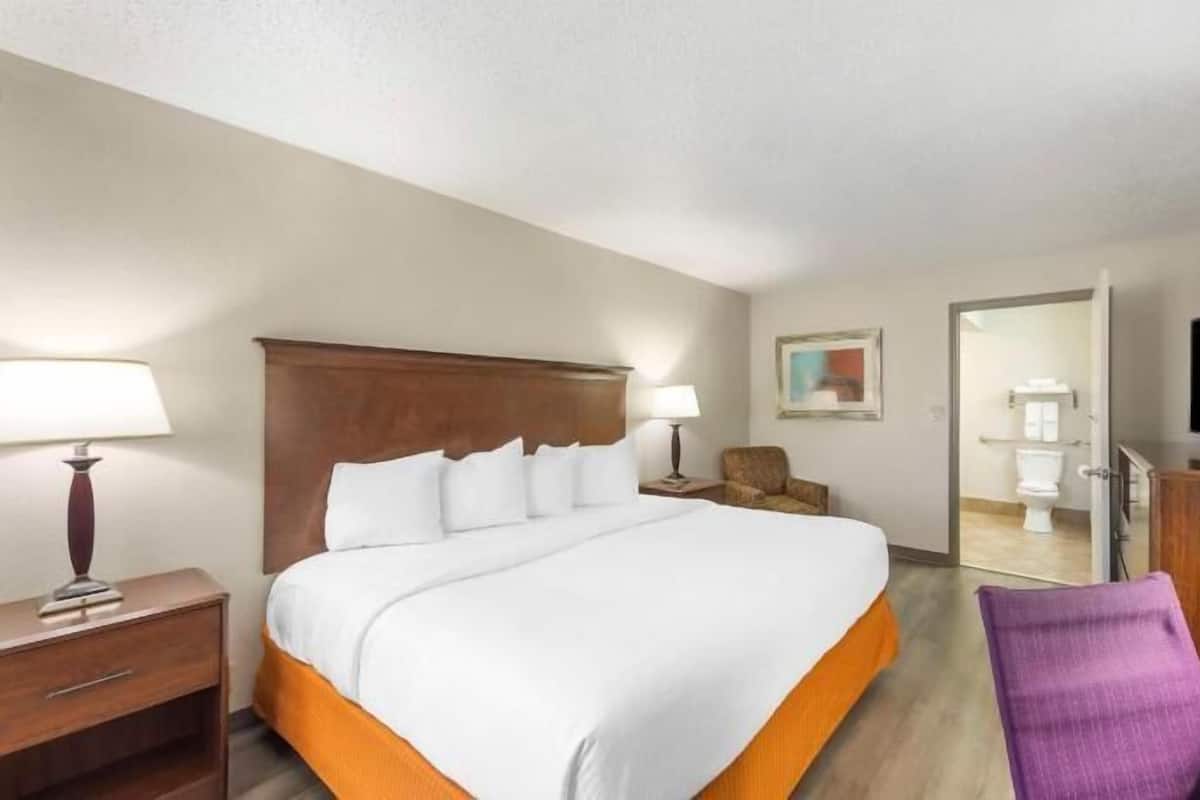 Pillowtop beds, in-room safe, desk, laptop workspace