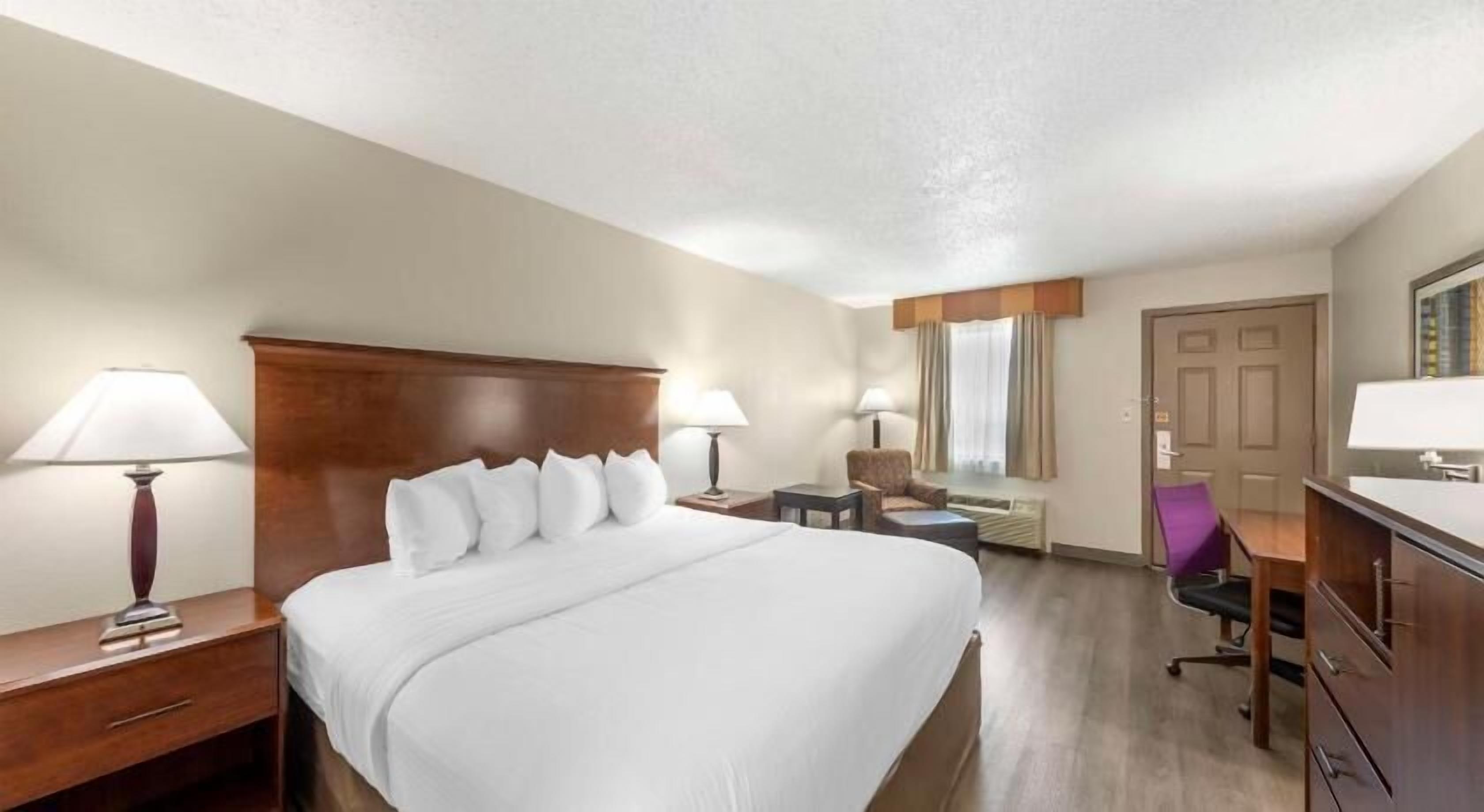 Surmatelas, coffres-forts dans les chambres, bureau