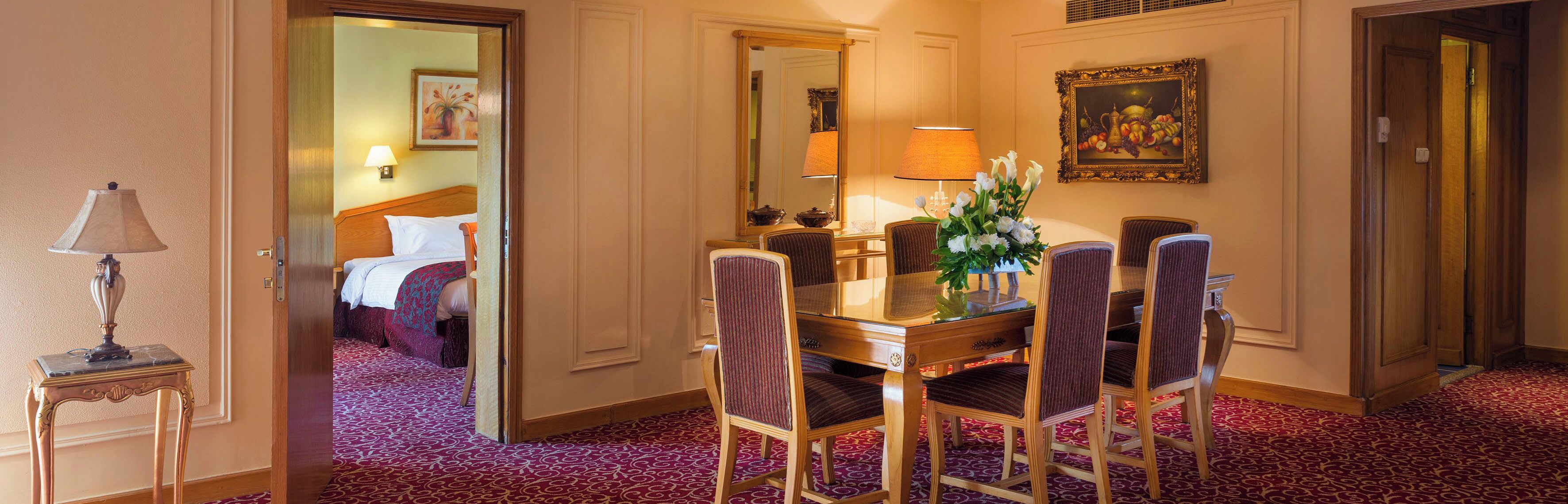 Royal Suite | Minibar, in-room safe, individually decorated, individually furnished