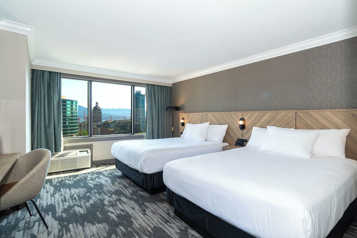 Grand-Zimmer, 2 Queen-Betten (North Tower) | Zimmersafe, Schreibtisch, laptopgeeigneter Arbeitsplatz
