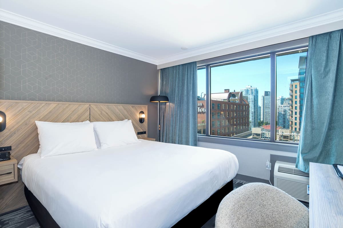 Standard Room, 1 King Bed (North Tower)