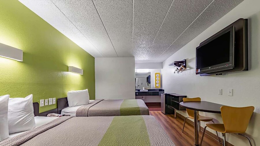 Days Inn by Wyndham Cincinnati I-71