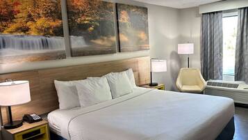 Rom, 1 kingsize-seng, tilgjengelighetstilpasset | Safe på rommet, strykejern/-brett og barnesenger (inkludert)