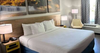 Days Inn by Wyndham Columbia NE Fort Jackson