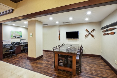 Holiday Inn National Airport Crystal City, an IHG Hotel - Image 37