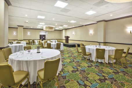 Holiday Inn National Airport Crystal City, an IHG Hotel - Image 47