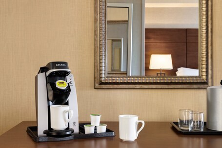 Holiday Inn National Airport Crystal City, an IHG Hotel - Image 33