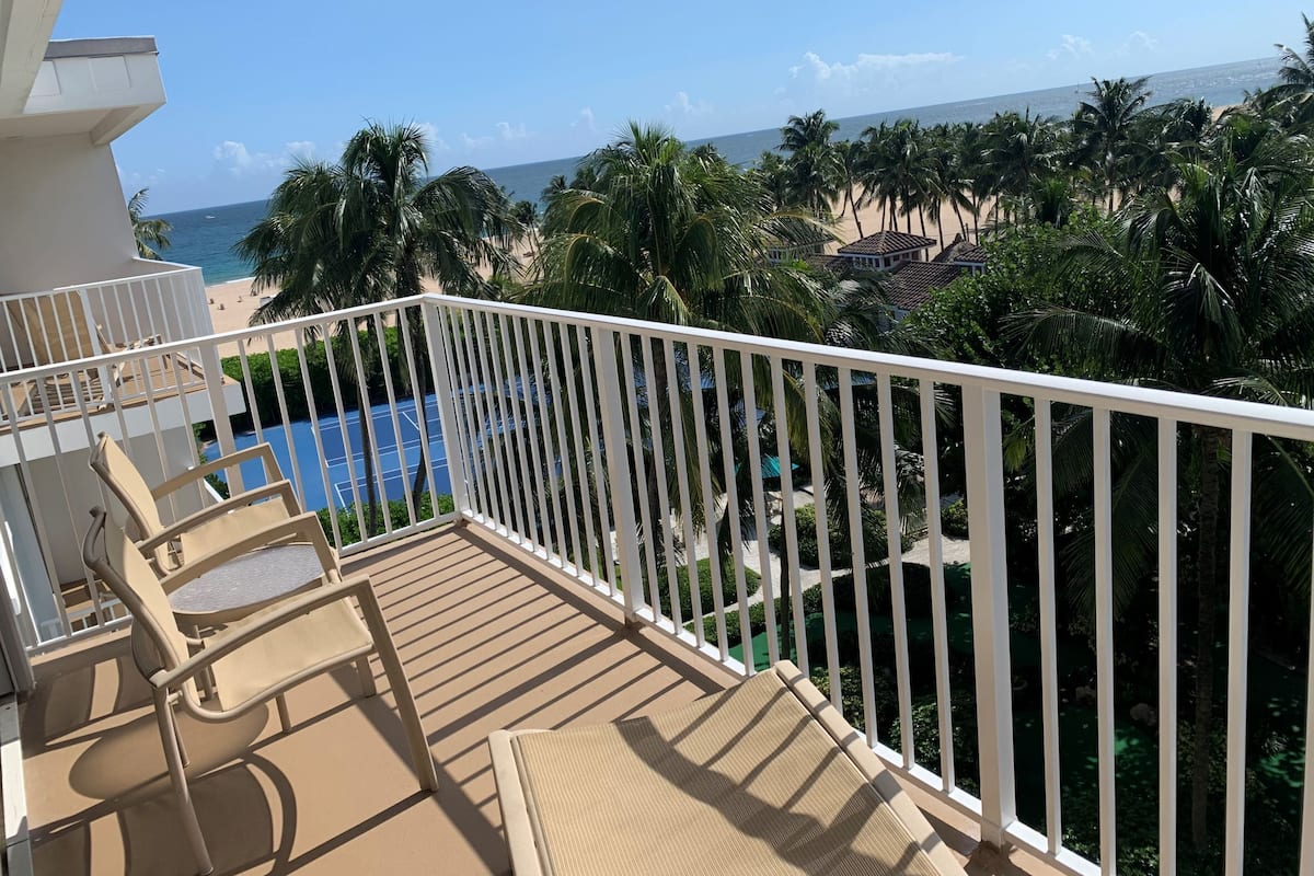 Premium Suite, 1 Bedroom, Non Smoking, Partial Ocean View | Beach/ocean view