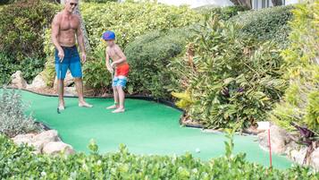 Mini-golf