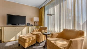Premium bedding, pillow-top beds, in-room safe, desk