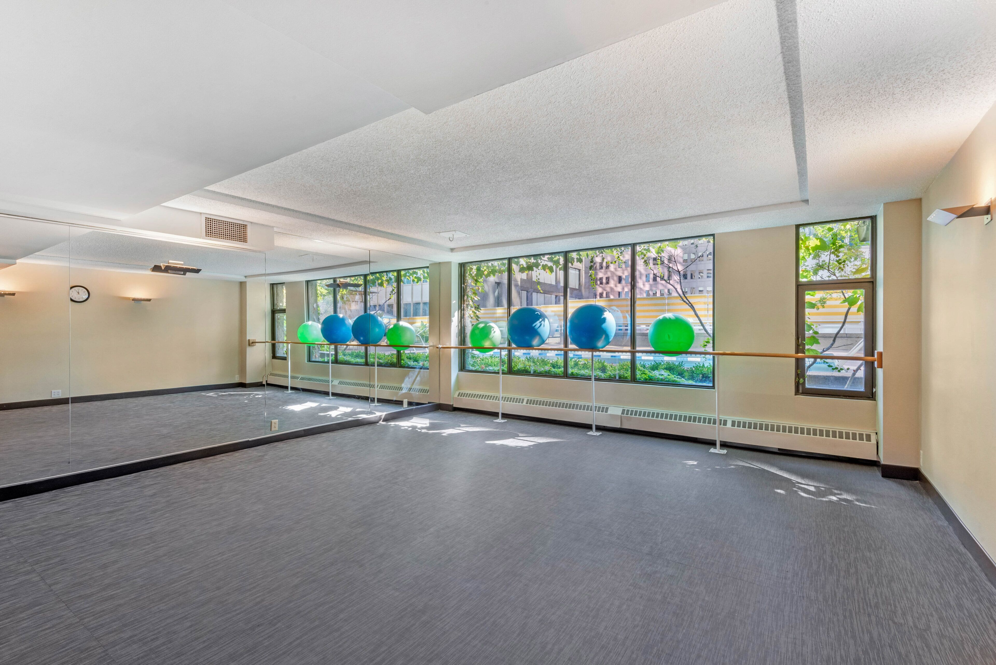 Photo - Omni Mont-Royal Hotel