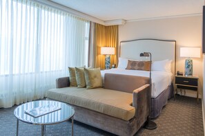 Suite, 1 kingsize-seng | Sengetøy av topp kvalitet, senger med overmadrass og safe på rommet