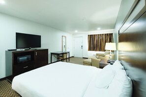 Room, 1 Queen Bed, Non Smoking | Premium bedding, pillow-top beds, desk, laptop workspace