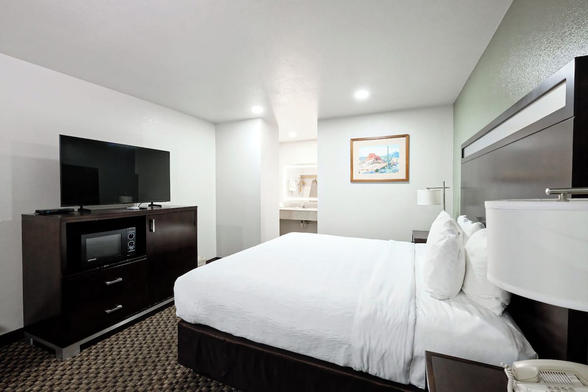 Pillow-top beds, desk, laptop workspace, iron/ironing board