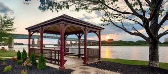 Red Roof Inn PLUS+ Secaucus - Meadowlands - NYC