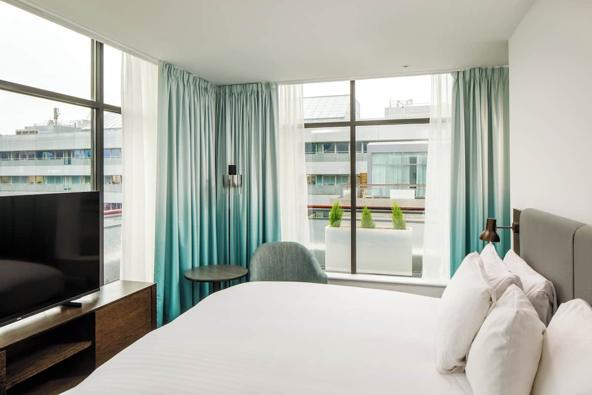 premium room, 1 king bed, balcony (super king) | 1 bedroom, desk, iron/ironing board, free cots/infant beds