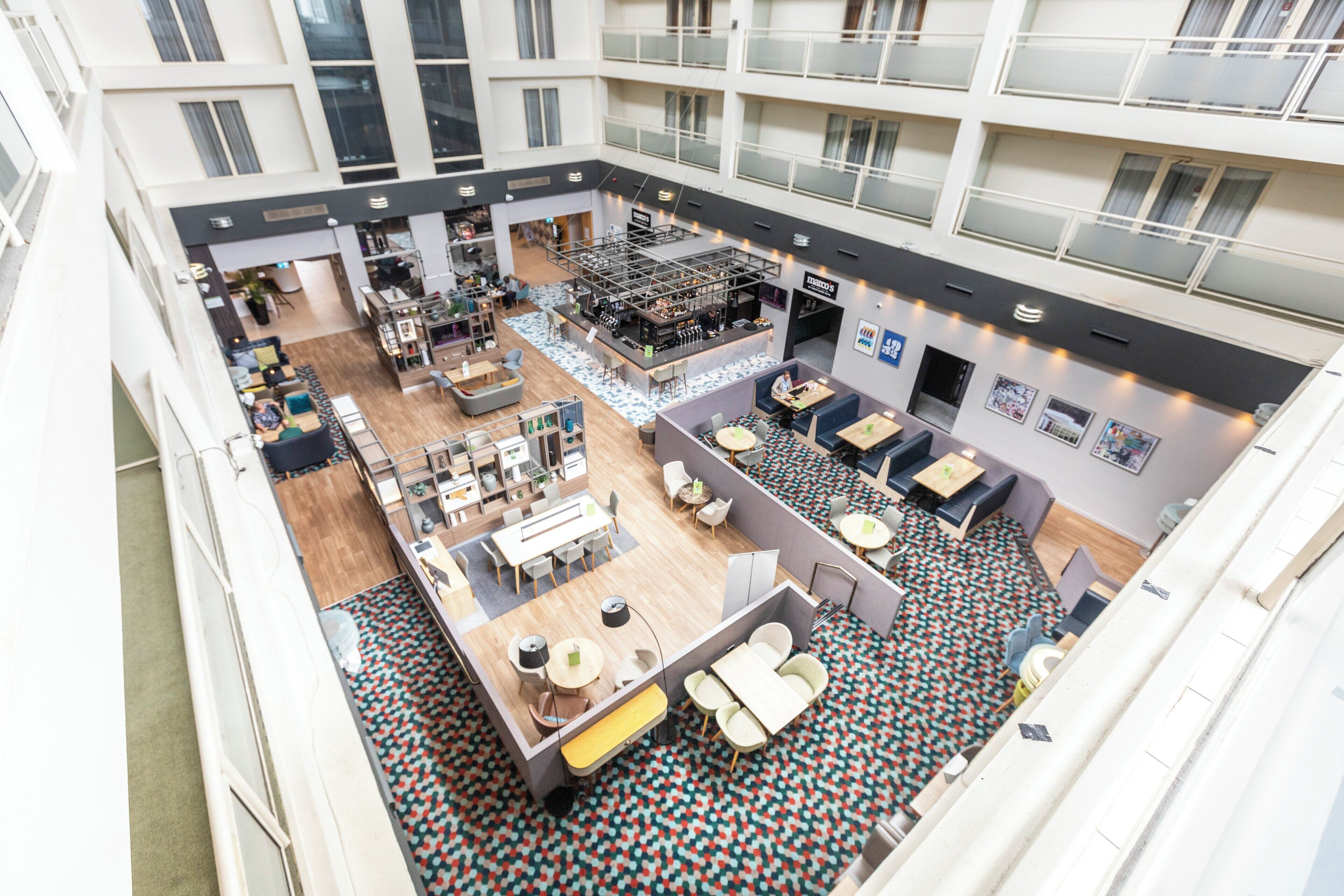 Lobby lounge