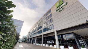 Exterior - Holiday Inn Milton Keynes - Central by IHG (Milton Keynes)