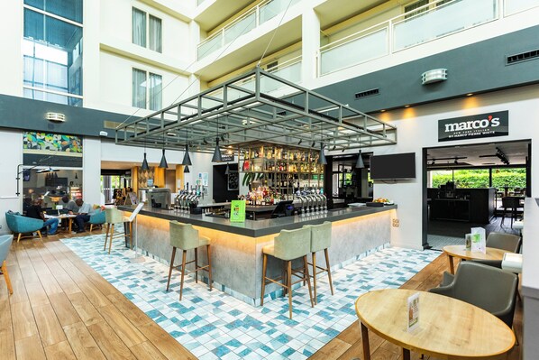 Lobby lounge