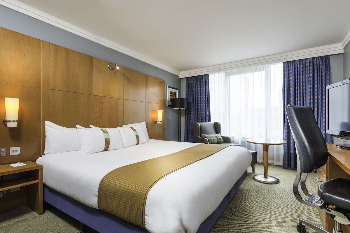 Premium Room, 1 King Bed with Sofa bed