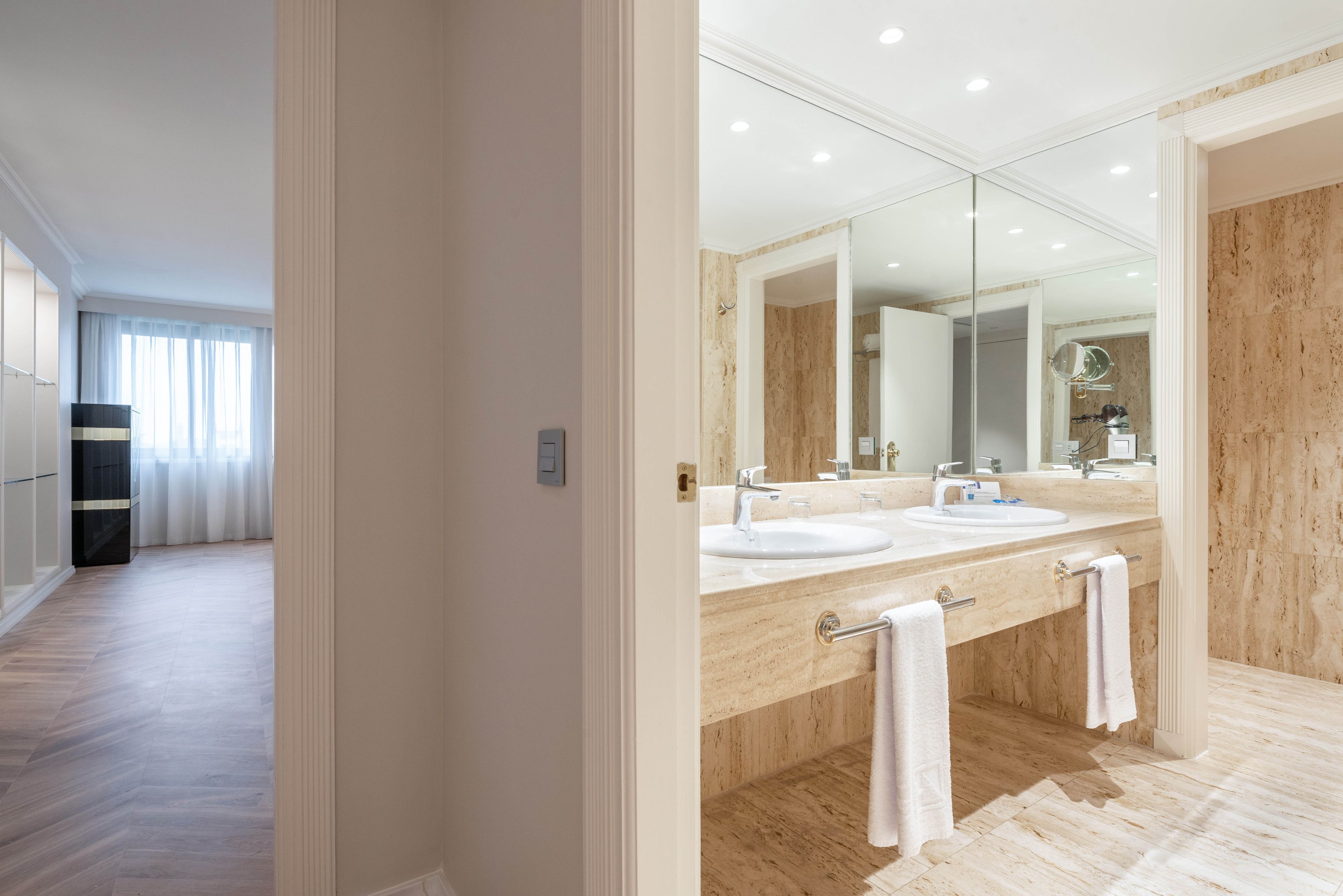 minibar, in-room safe, desk, blackout curtains