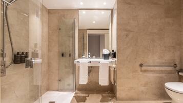 Baño accesible en silla de ruedas