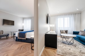 Chambre Premium | Minibar, coffres-forts dans les chambres, bureau, rideaux occultants