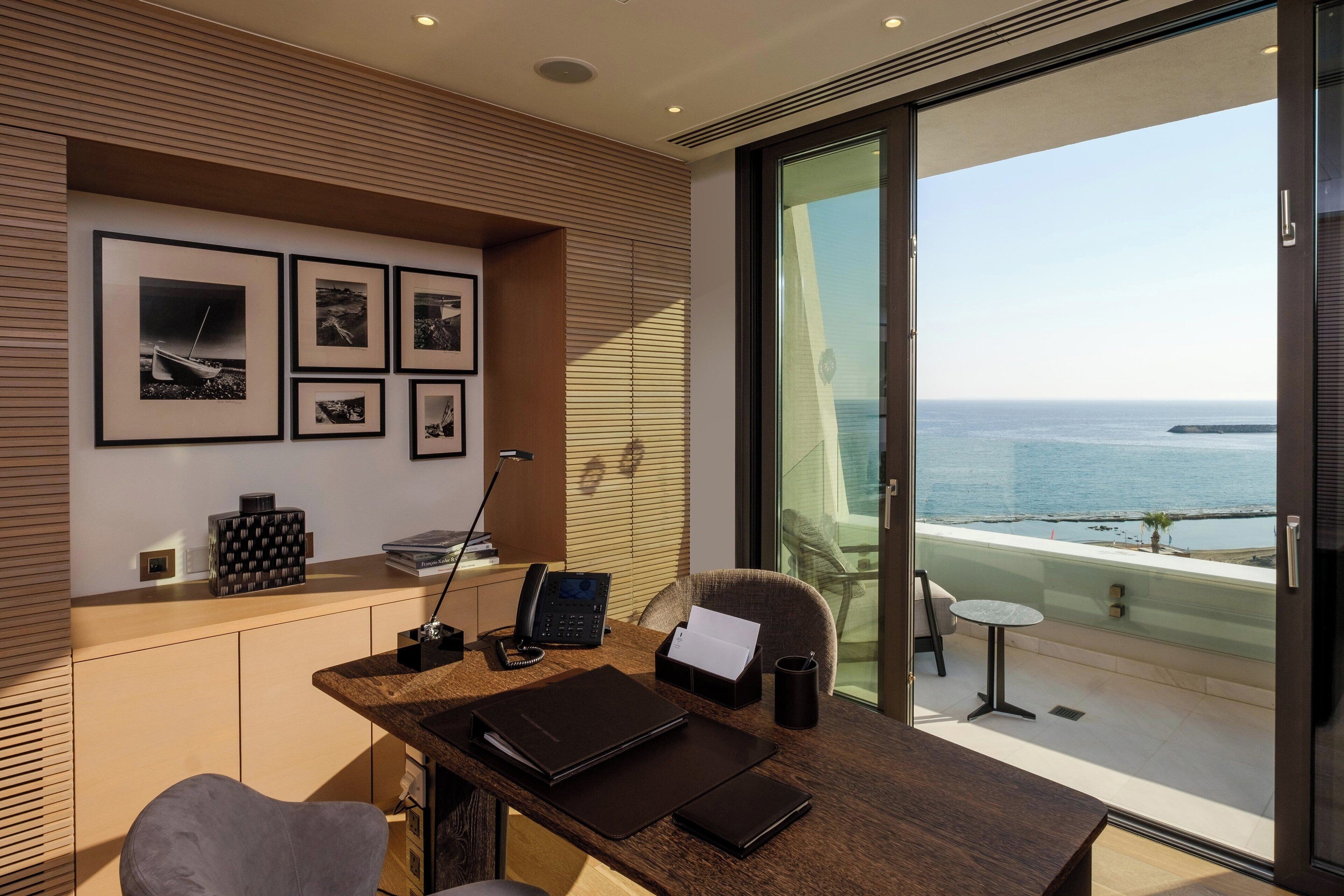 presidential suite, 1 bedroom | 1 bedroom, premium bedding, minibar, in-room safe