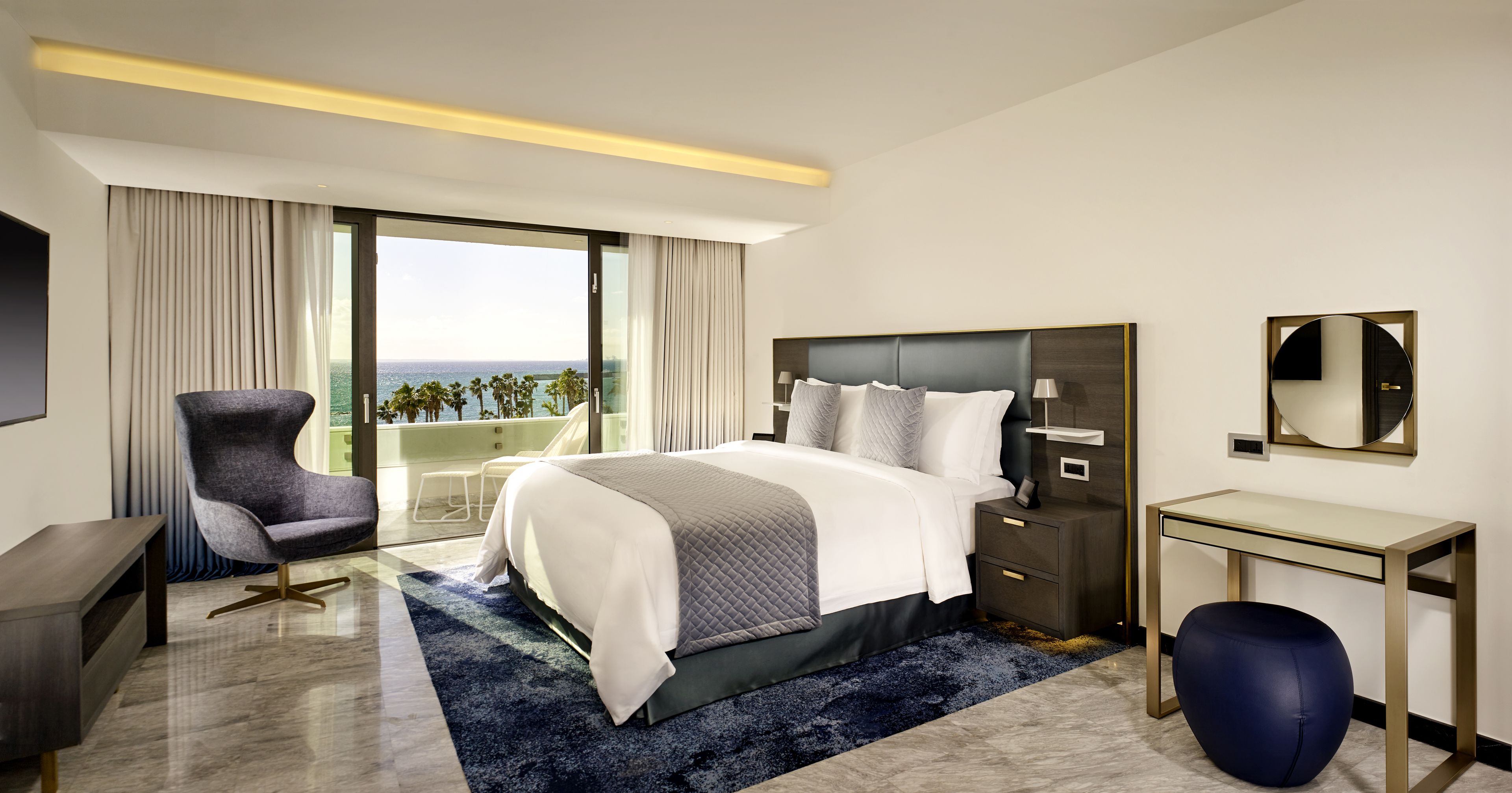 Premium bedding, minibar, in-room safe, desk