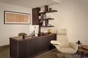 Suite Signature, 1 habitación, vistas al mar | Ropa de cama de alta calidad, minibar, caja fuerte y escritorio