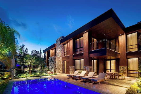 Villa, 3 Bedrooms, Non Smoking, Garden View (Balcony) | Pool