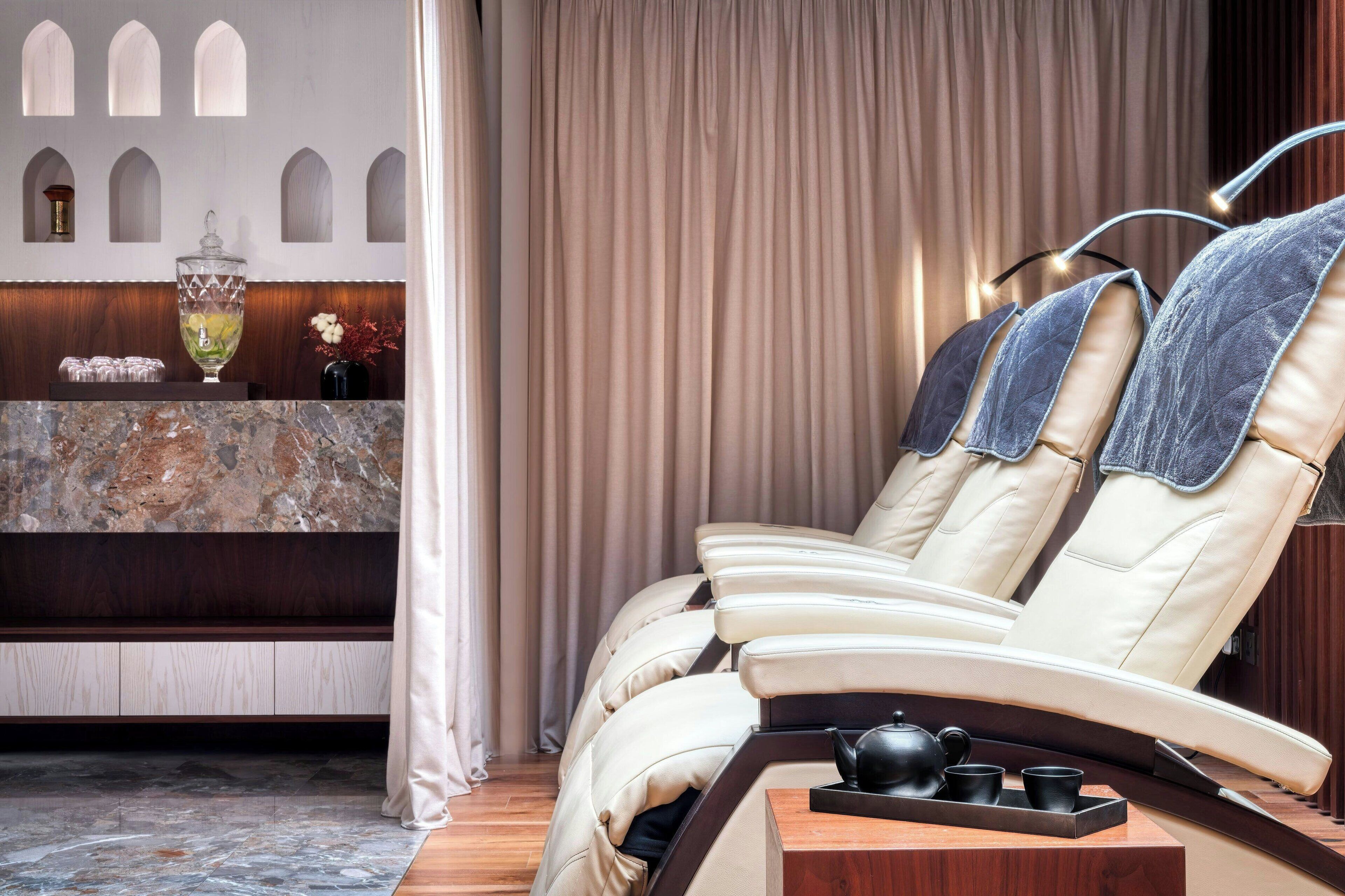 Sauna, hot tub, body treatments, body wraps, body scrubs