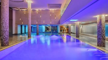 Indoor pool, 3 outdoor pools