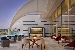 Terrace/patio - Parklane, a Luxury Collection Resort & Spa, Limassol (Limassol)