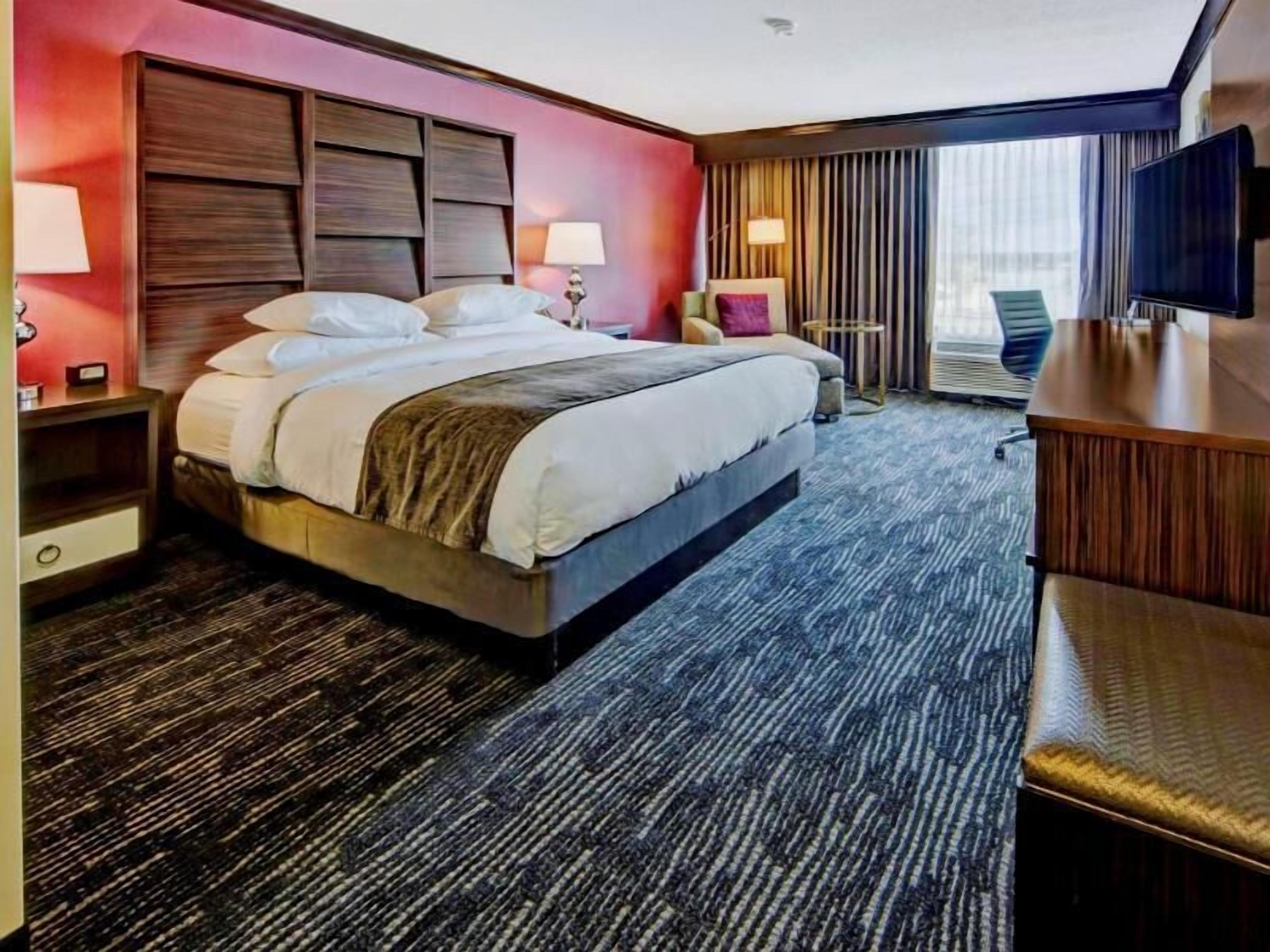 Pillowtop beds, in-room safe, soundproofing, iron/ironing board