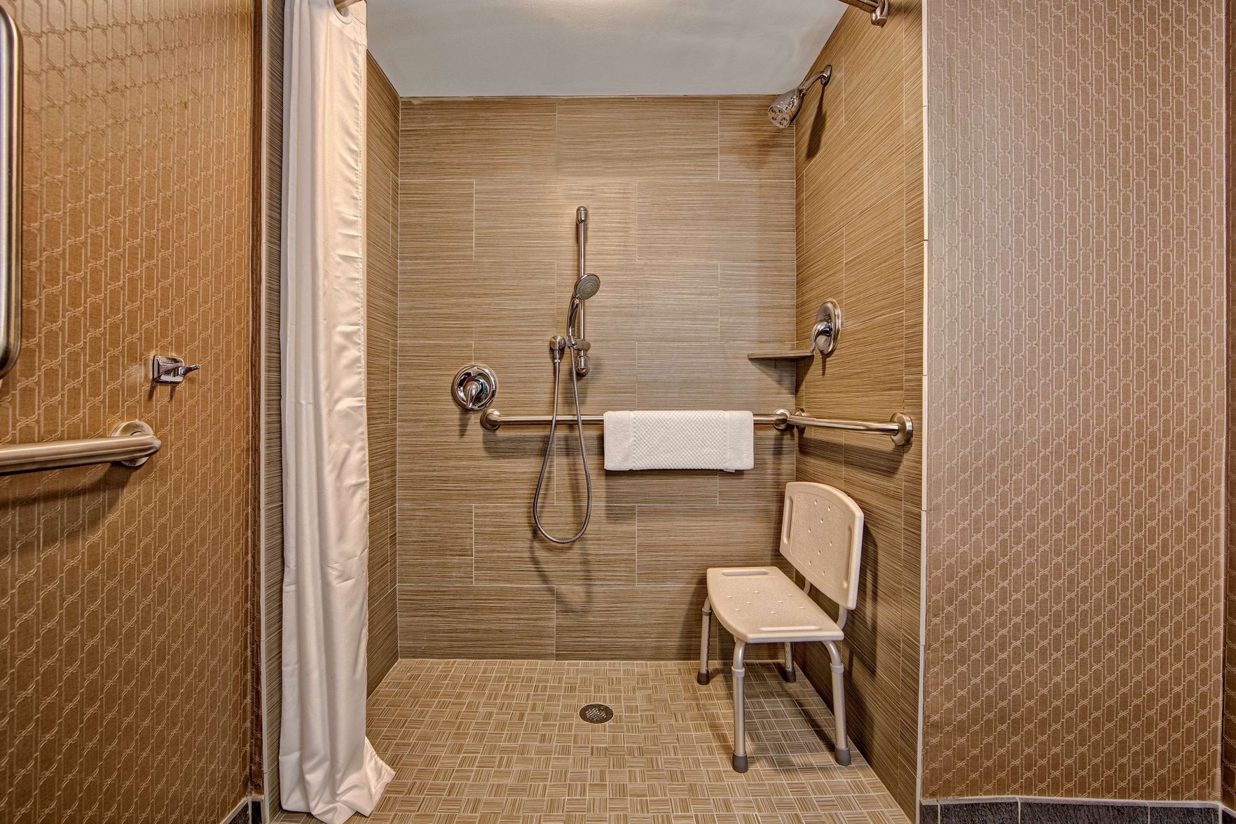 Bathroom | Free toiletries, hair dryer, towels, soap