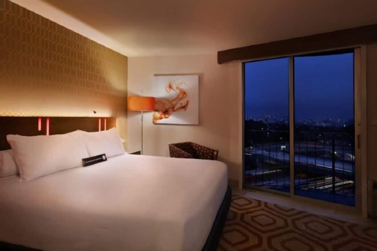 Premium bedding, pillow-top beds, in-room safe, desk